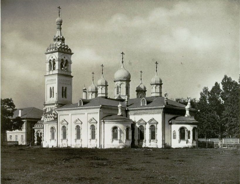Никольская единоверческая церковь на Рогожском кладбище. Фото 1883 года