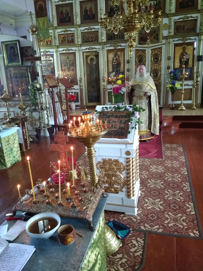 Протоиерей Иоанн Устинов отслужил панихиду в храме села Пристань