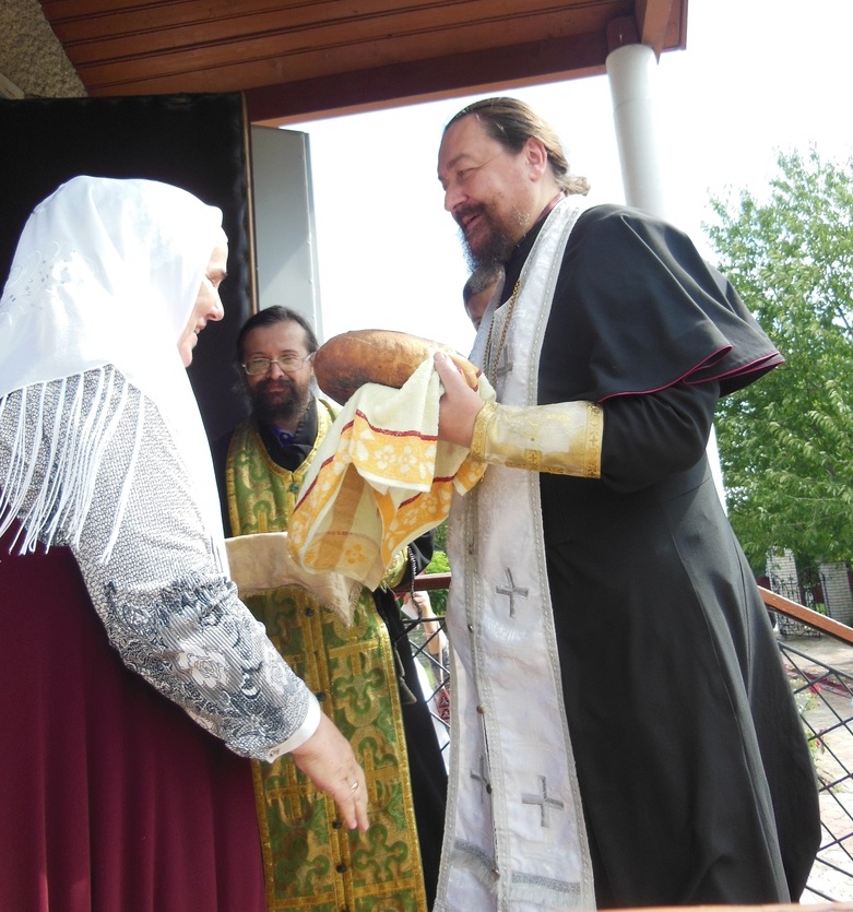 Встреча Архиепископа Никодима в храме г. Каменец-Подольский