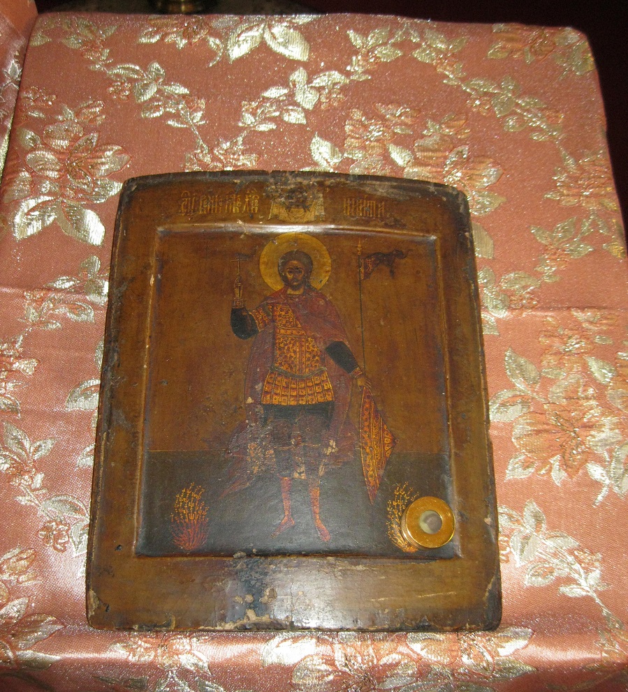 Икона с мощами святого великомученика Никиты. Фотография автора